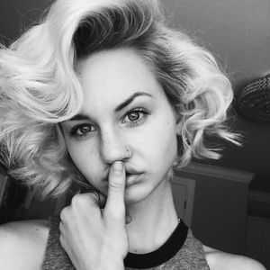 Meet your Posher, Alexis